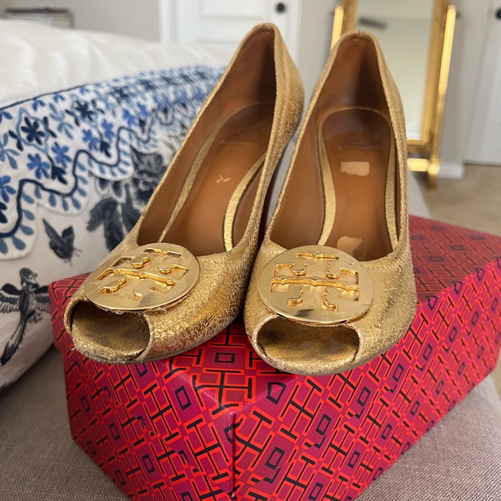 Tory Burch Gold Peep Toe ‘Sally’ Wedges